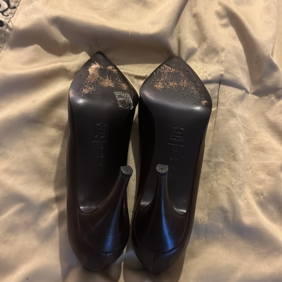 Via Spiga Brown Leather Pumps w/ Gold Suede Sides & Black Suede Toes - Picture 10 of 12